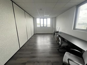 Office in La Courneuve for lease Building Photo- Image 2 of 9