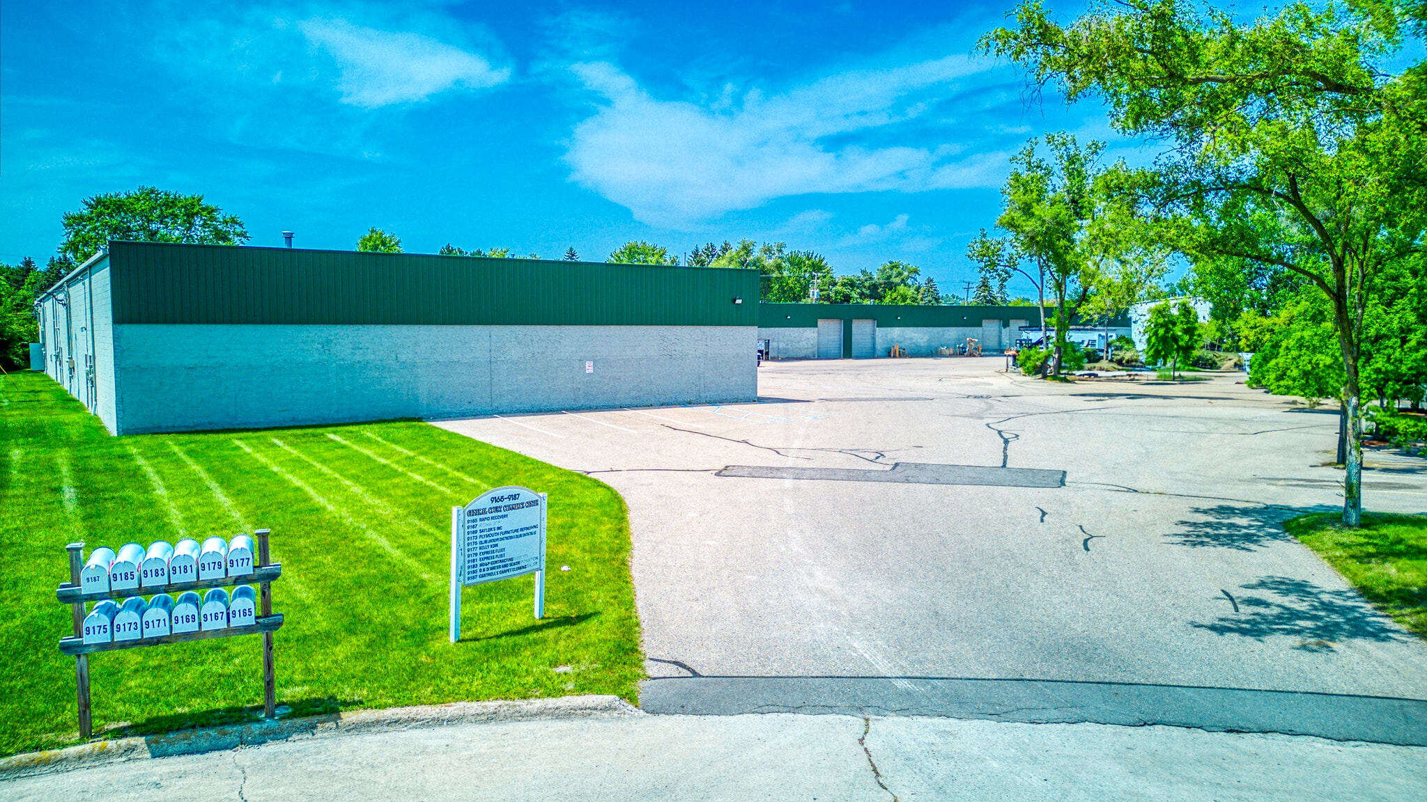 9177-9187 General Ct, Plymouth, MI à louer Photo du bâtiment- Image 1 de 6