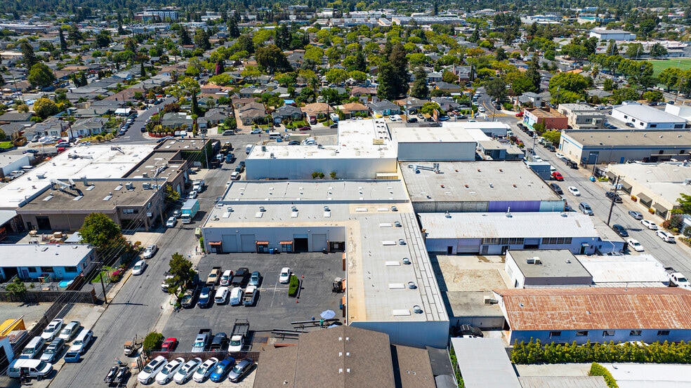 831 Sweeney Ave, Redwood City, CA for lease - Aerial - Image 2 of 3