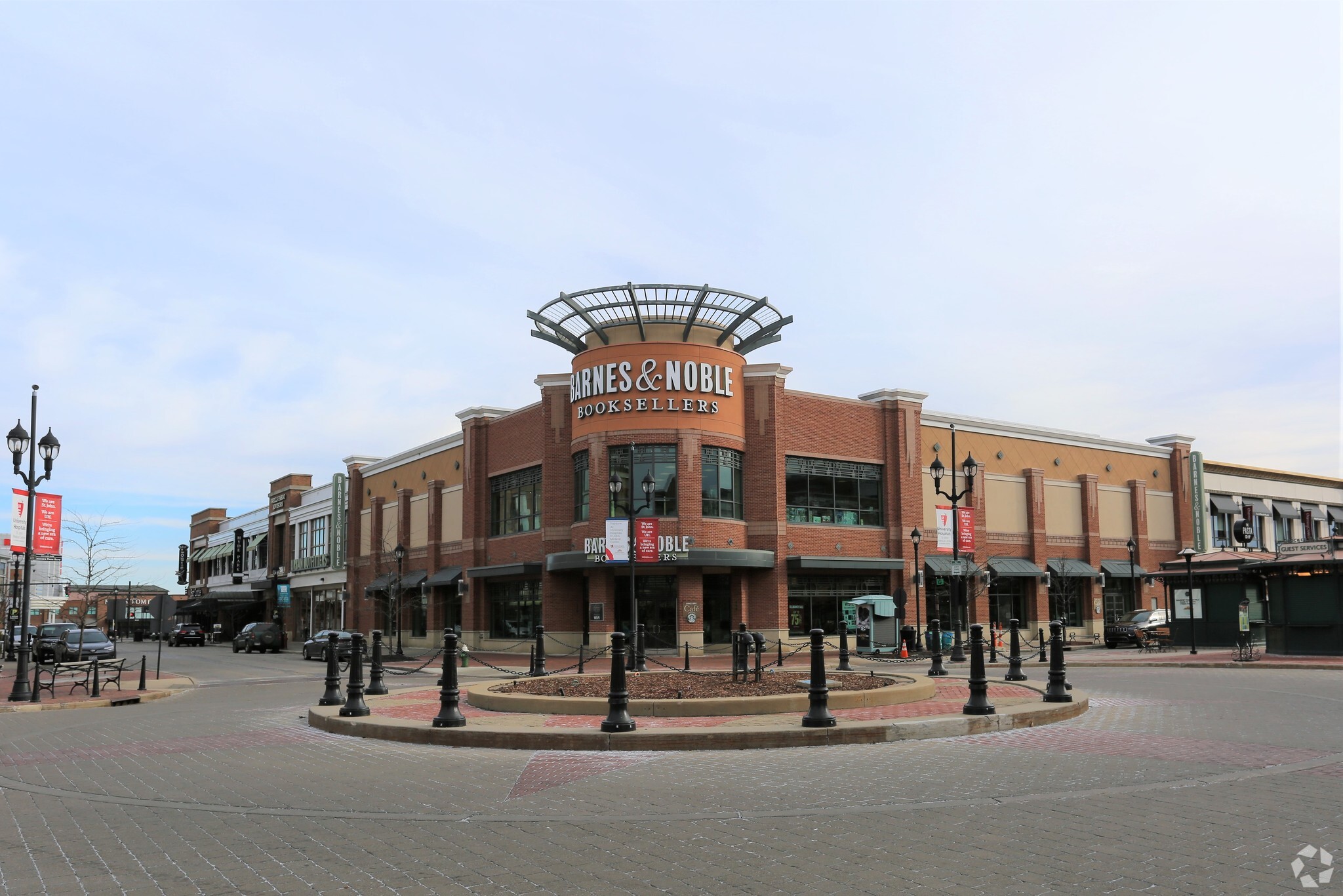 9-33 Main St, Westlake, OH for lease Primary Photo- Image 1 of 4