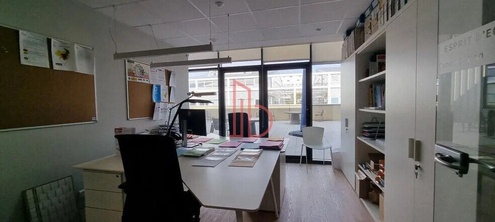 Office in Bordeaux for lease - Building Photo - Image 3 of 4