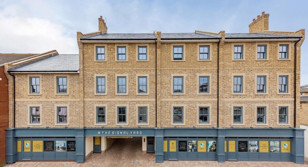 55-60 Railway St, Chelmsford for lease - Building Photo - Image 3 of 4