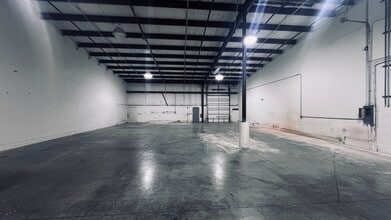 2107-2129 E 63rd Ave, Bradenton, FL for lease Interior Photo- Image 2 of 6