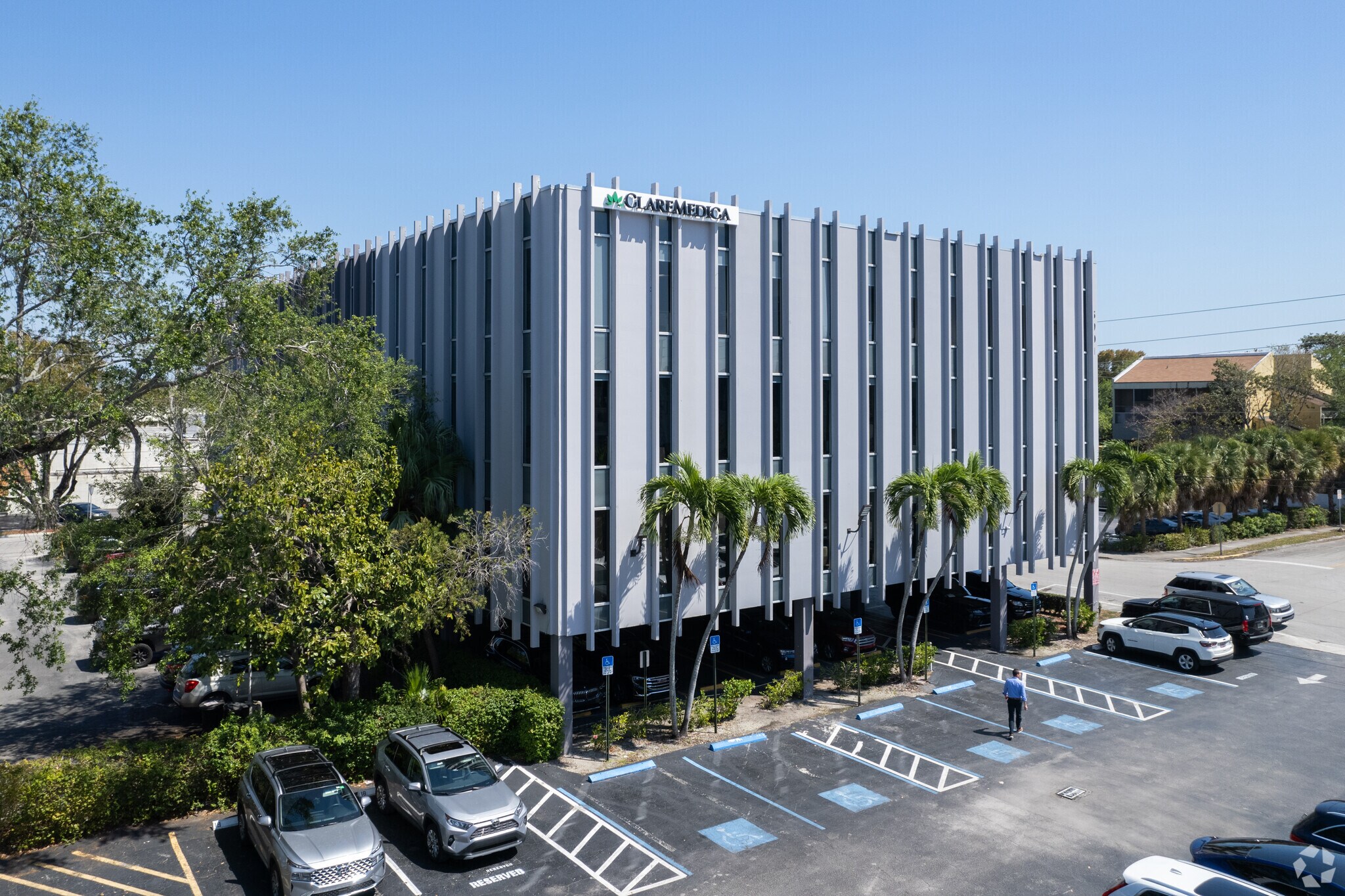 5901 SW 74th St, Miami, FL à louer Photo du bâtiment- Image 1 de 12