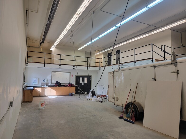 3975 18th Av, Prince George, BC à vendre - Photo intérieure - Image 3 de 12