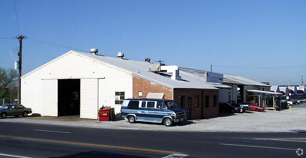 10500 Page Ave, Overland, MO à vendre - Photo du bâtiment - Image 1 de 1