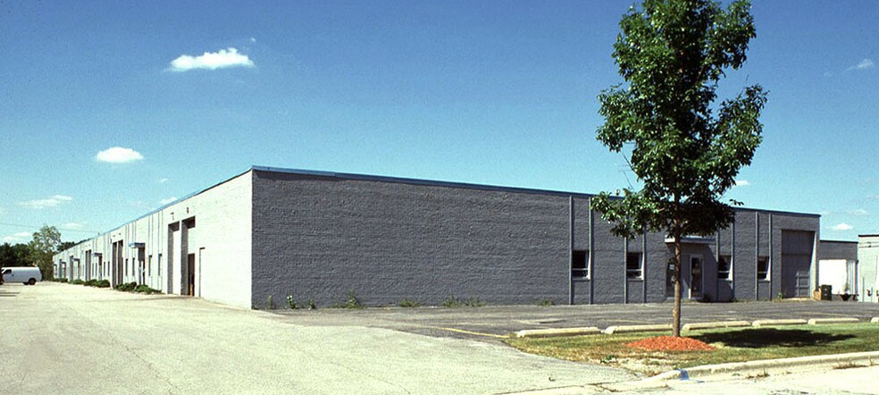 750-820 Birginal Dr, Bensenville, IL à louer - Photo du bâtiment - Image 3 de 8