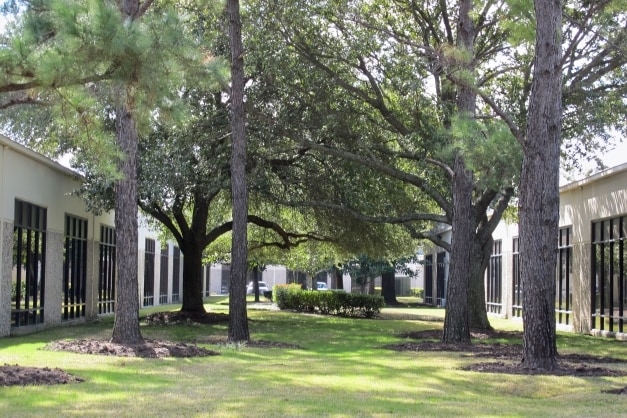 7015 W Tidwell Rd, Houston, TX for sale - Building Photo - Image 2 of 12