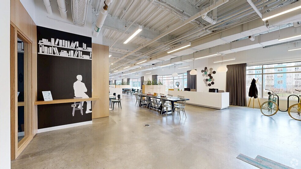 6425 Living Pl, Pittsburgh, PA à louer - Photo du bâtiment - Image 3 de 13