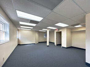 13-15 E Deer Park Dr, Gaithersburg, MD à louer Photo intérieure- Image 2 de 6