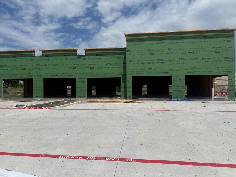 900 E Ralph Hall Pky, Rockwall, TX à louer - Photo principale - Image 1 de 1