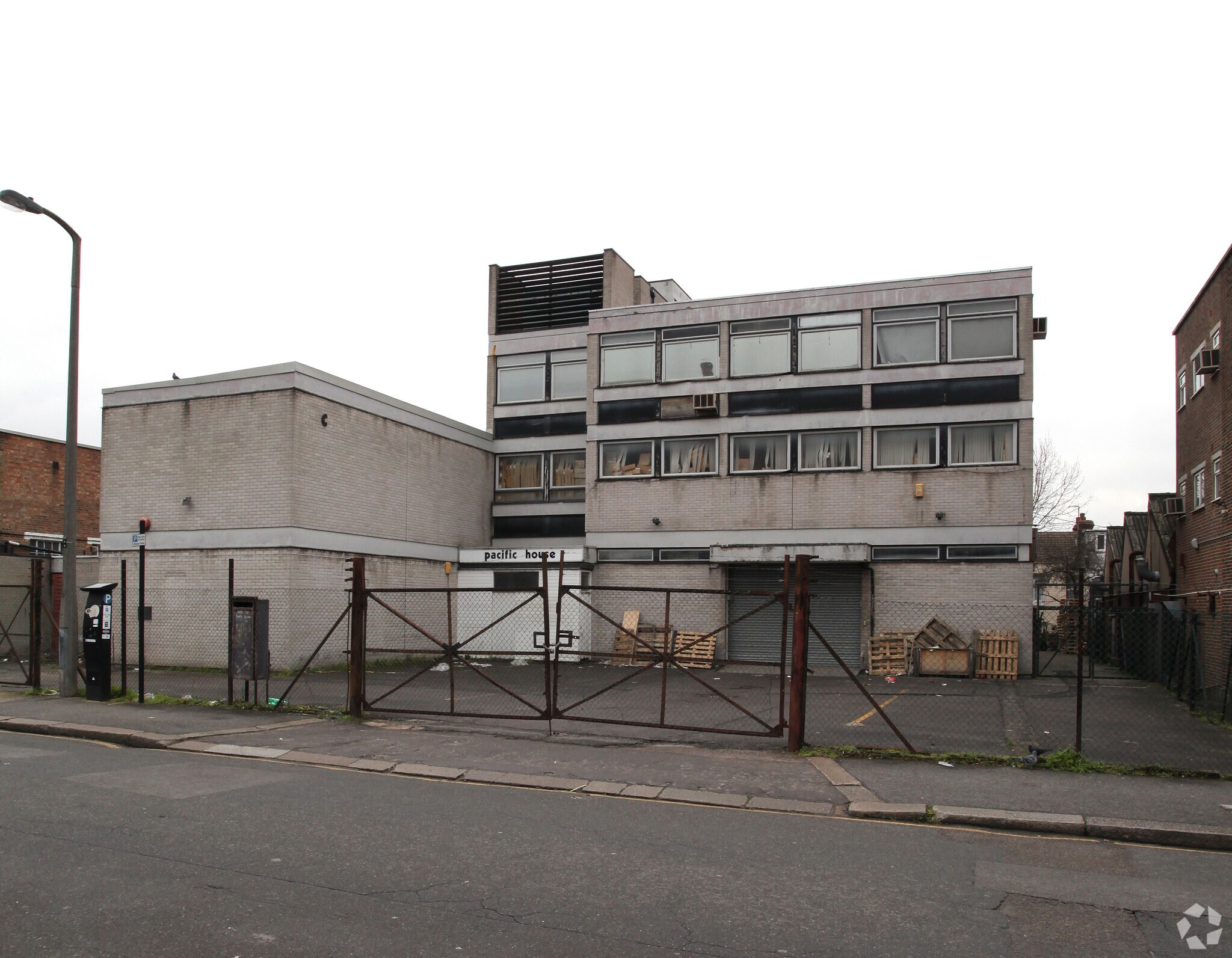 Vale Rd, Londres à louer Photo principale- Image 1 de 3