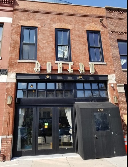 738 W Randolph St, Chicago, IL for sale - Building Photo - Image 1 of 13