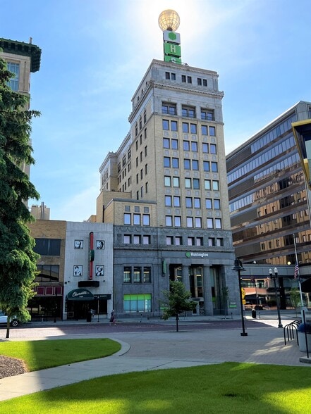 328 S Saginaw St, Flint, MI for lease - Building Photo - Image 2 of 5