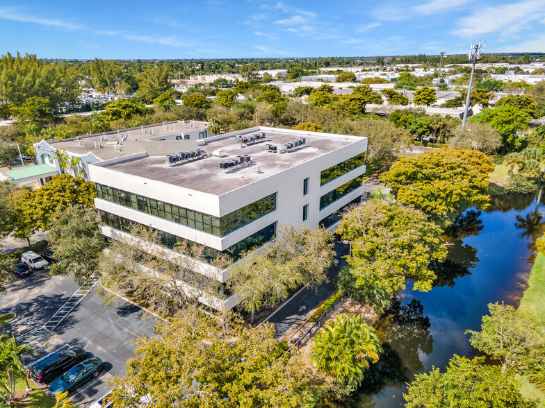 3511 W Commercial Blvd, Fort Lauderdale, FL for lease - Building Photo - Image 1 of 12