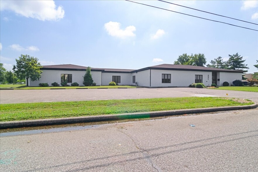 331 Kimber Ln, Evansville, IN for lease - Building Photo - Image 1 of 9