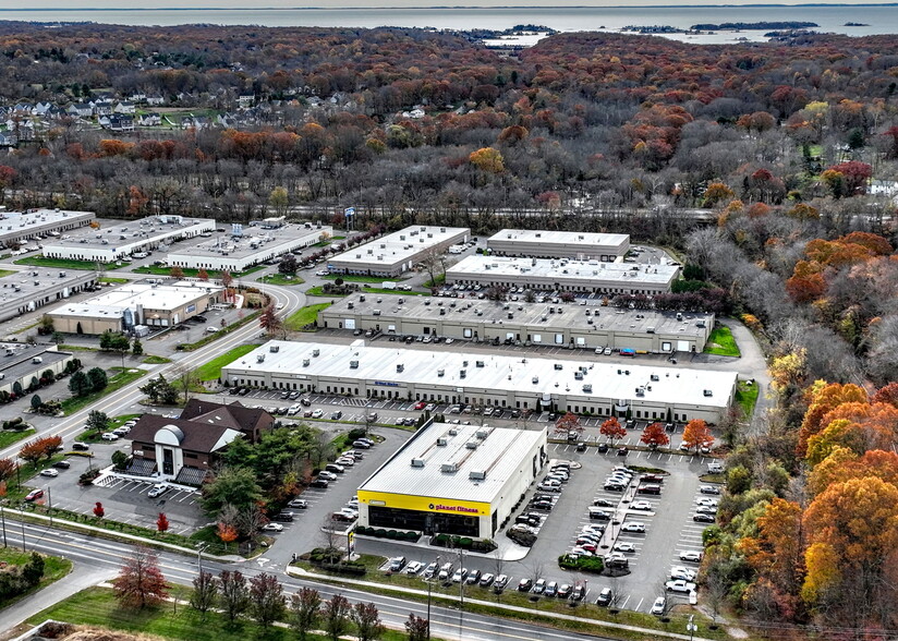 469 E Main St, Branford, CT for sale - Building Photo - Image 3 of 10