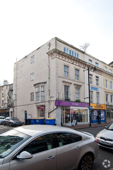 11-11A Seaside Rd, Eastbourne à louer - Photo du bâtiment - Image 3 de 3