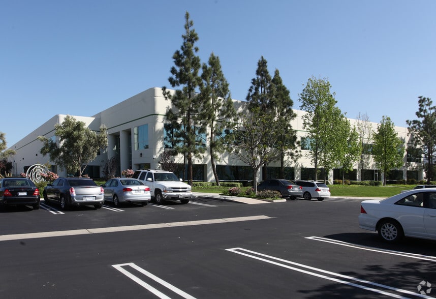 2280 Ward Ave, Simi Valley, CA for lease - Building Photo - Image 3 of 6