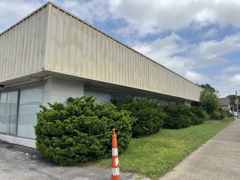 1421 E Elm St, New Albany, IN for lease - Building Photo - Image 2 of 5