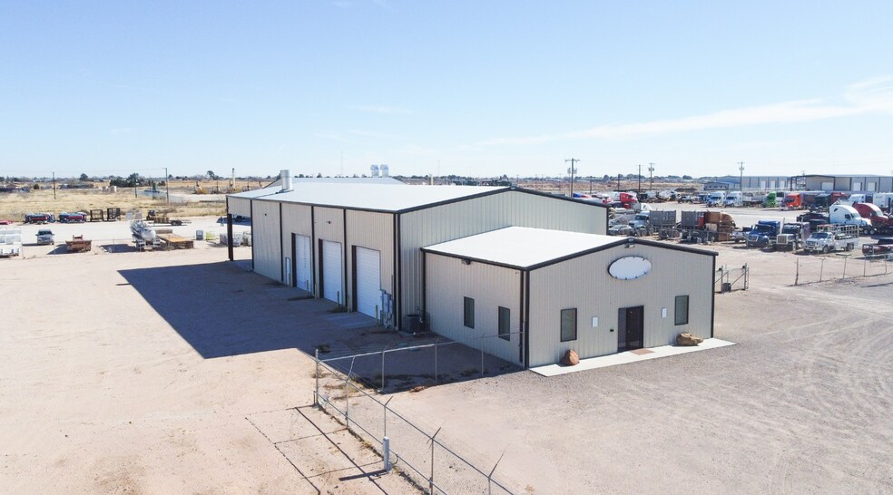 4617 S County Rd 1210 rd, Midland, TX à louer - Photo du bâtiment - Image 2 de 44