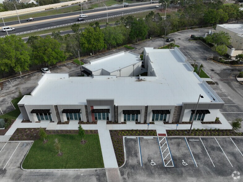13504 Village Park Dr, Orlando, FL à louer - Communauté Matterport - Image 2 de 18