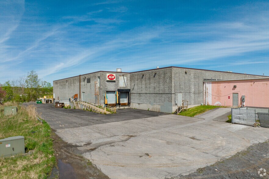 3025-3041 East Ave, Central Square, NY à louer - Photo du bâtiment - Image 3 de 6