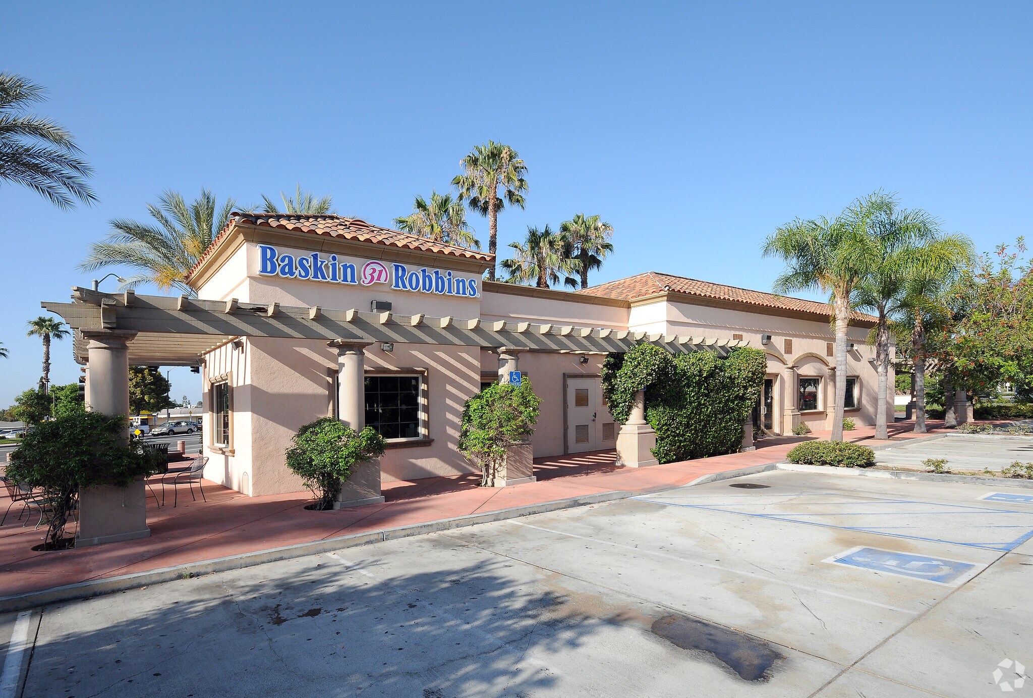 535 E Main St, Tustin, CA for lease Primary Photo- Image 1 of 3