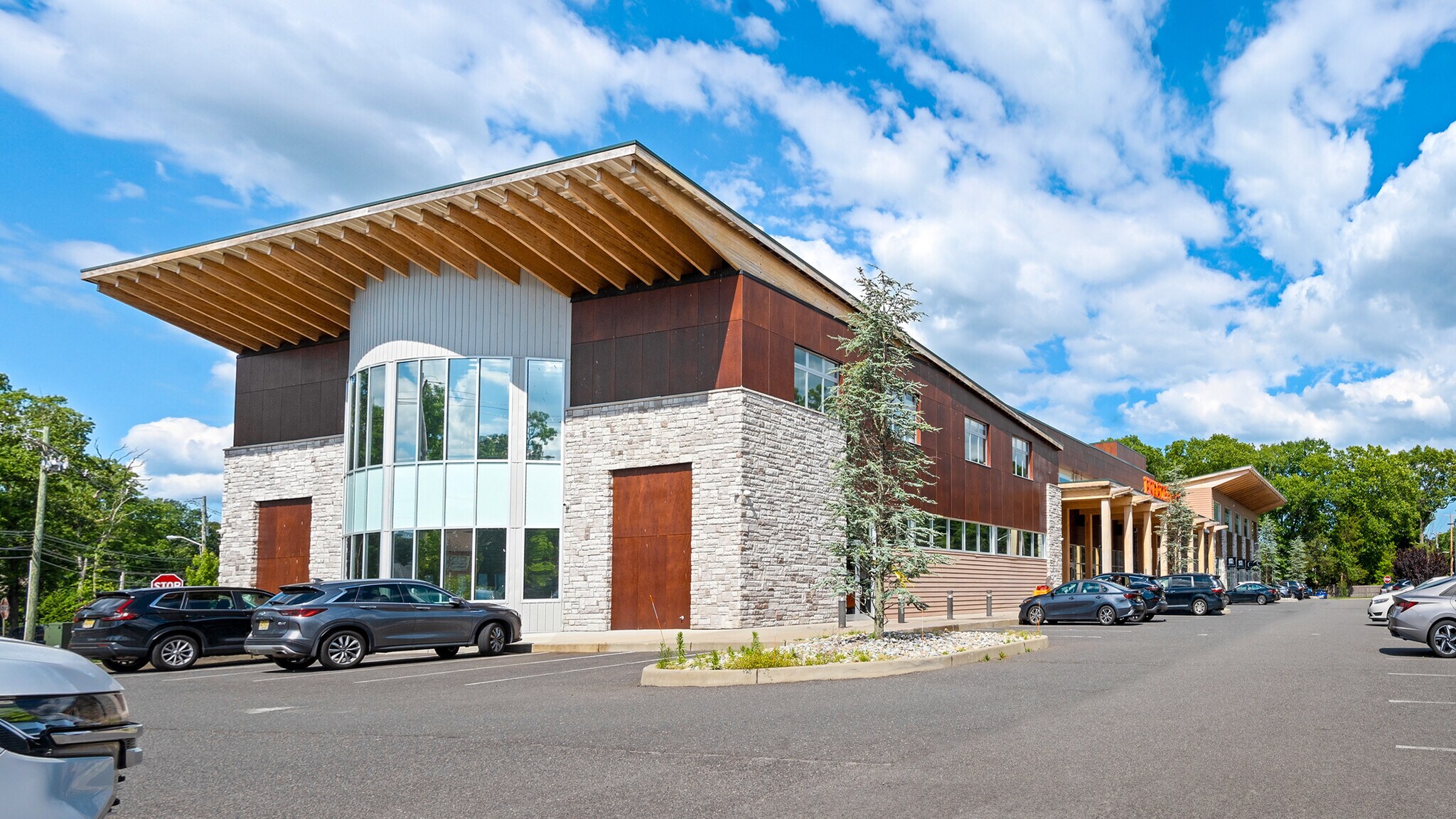 1105 E County Line Rd, Lakewood, NJ à louer Photo du bâtiment- Image 1 de 19