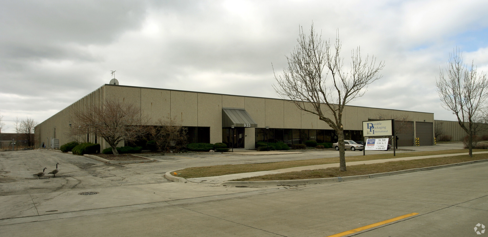 933 E Remington Rd, Schaumburg, IL for lease Primary Photo- Image 1 of 7