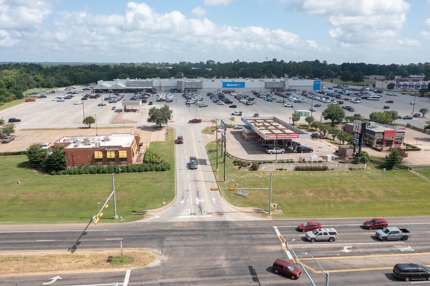 2225 S Loop 256, Palestine, TX for sale - Building Photo - Image 2 of 11