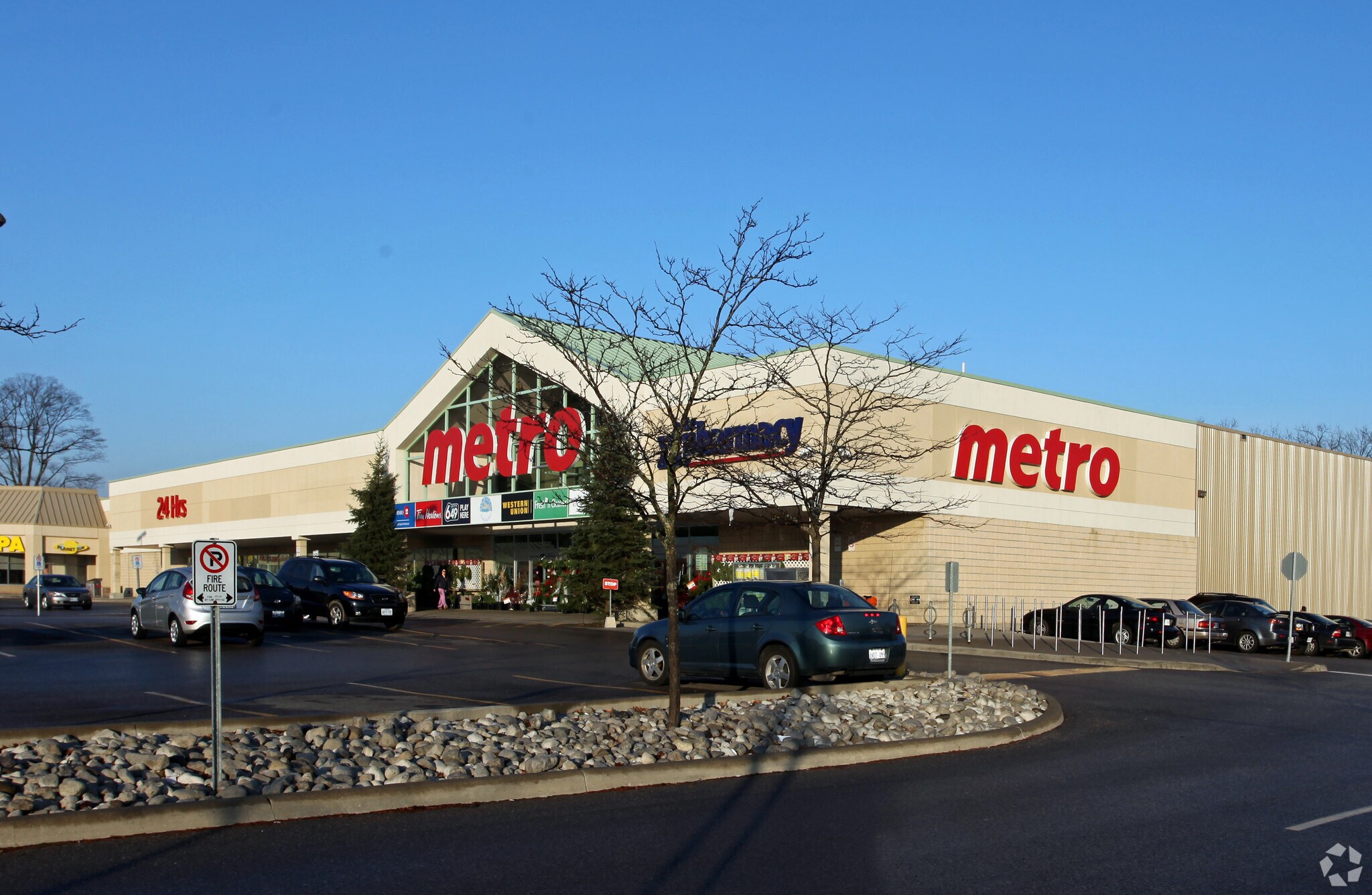 16640 Yonge St, Newmarket, ON for lease Primary Photo- Image 1 of 5