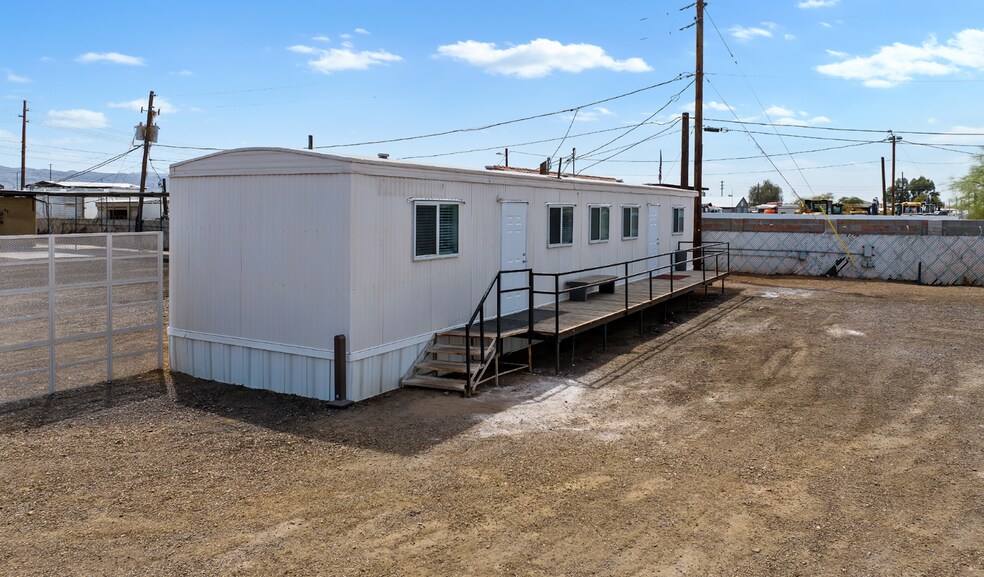 3907 E Superior Ave, Phoenix, AZ à louer - Photo du bâtiment - Image 2 de 6