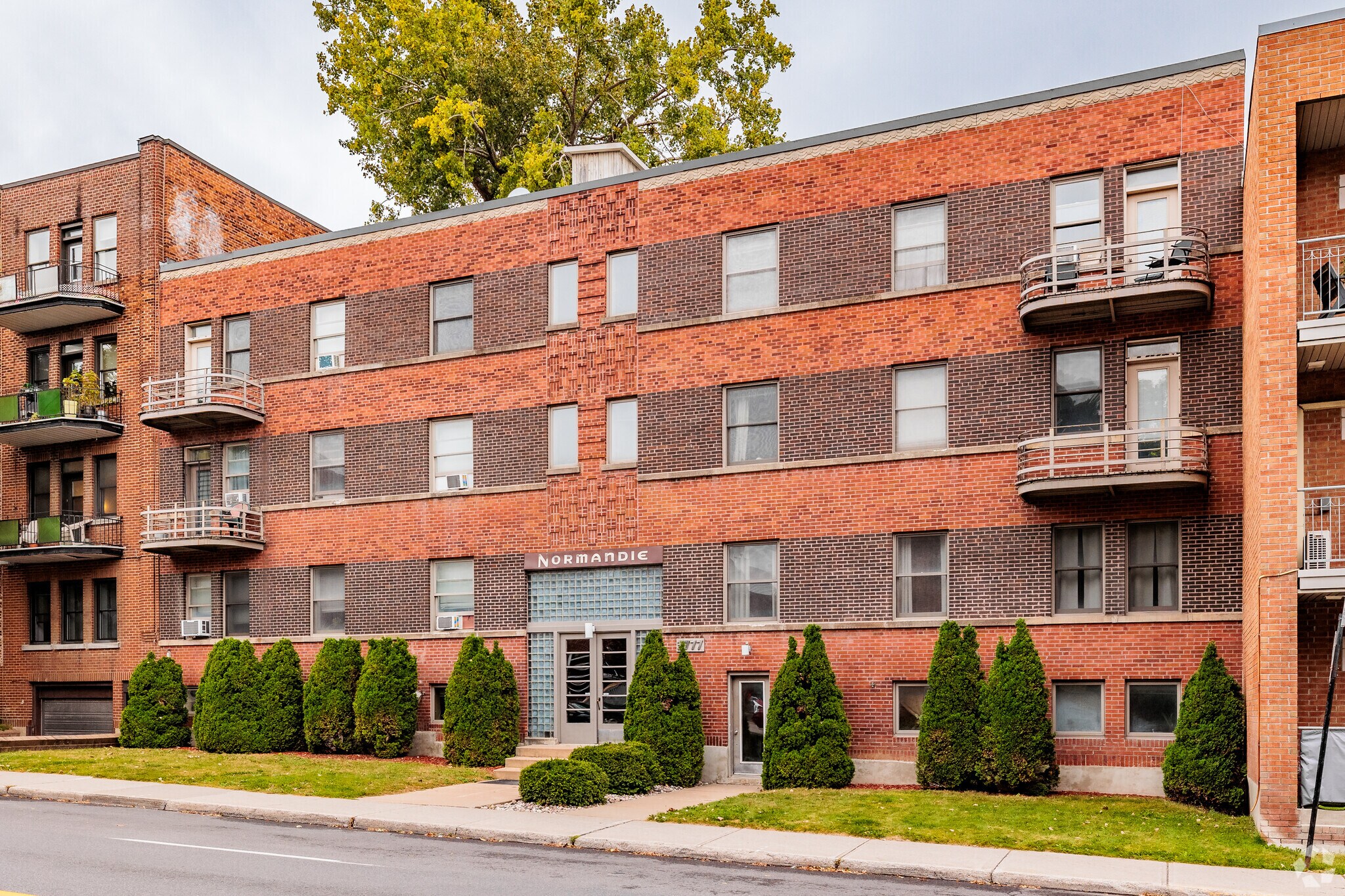 3777 Boul Décarie, Montréal, QC for sale Primary Photo- Image 1 of 1