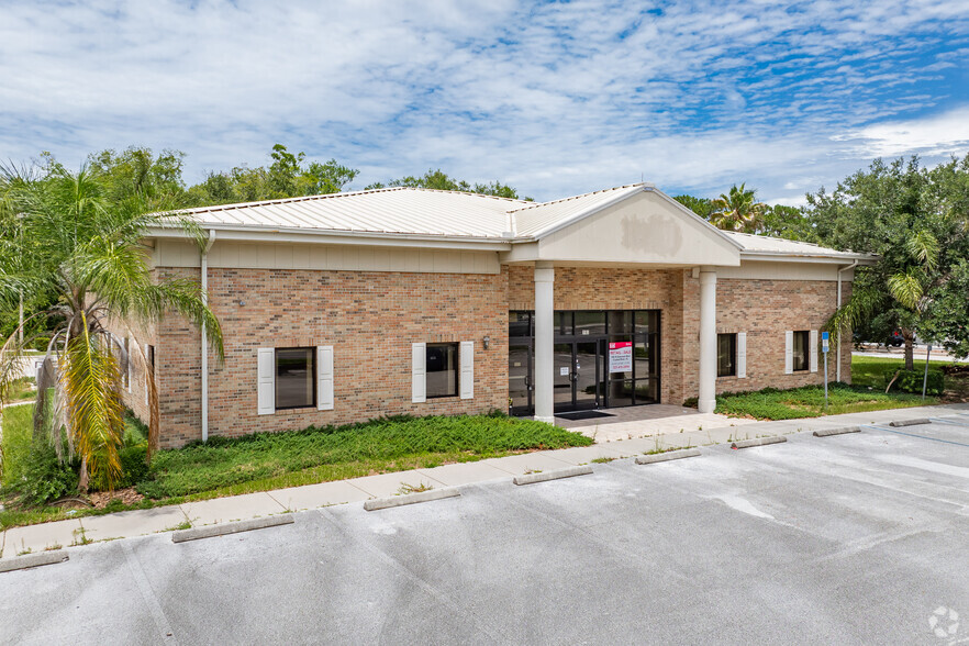 180 N Suncoast Blvd, Crystal River, FL for lease - Building Photo - Image 2 of 8