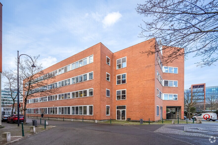 Bureau dans Rueil-Malmaison à louer - Photo du bâtiment - Image 2 de 7