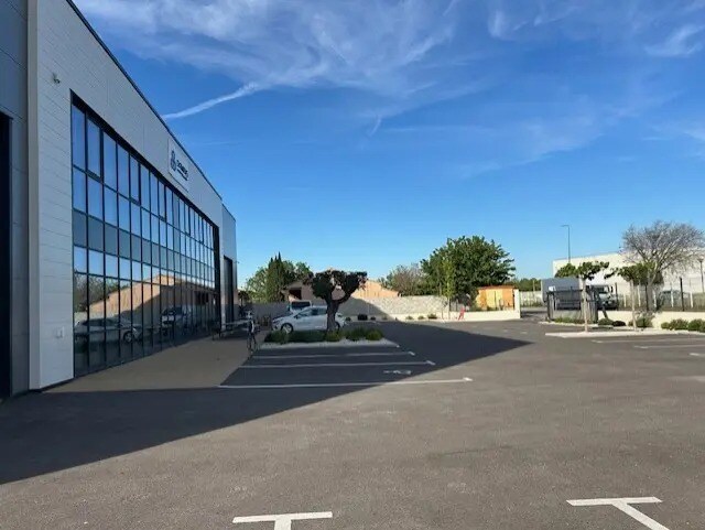Flex dans Miramas à louer - Photo du bâtiment - Image 2 de 3