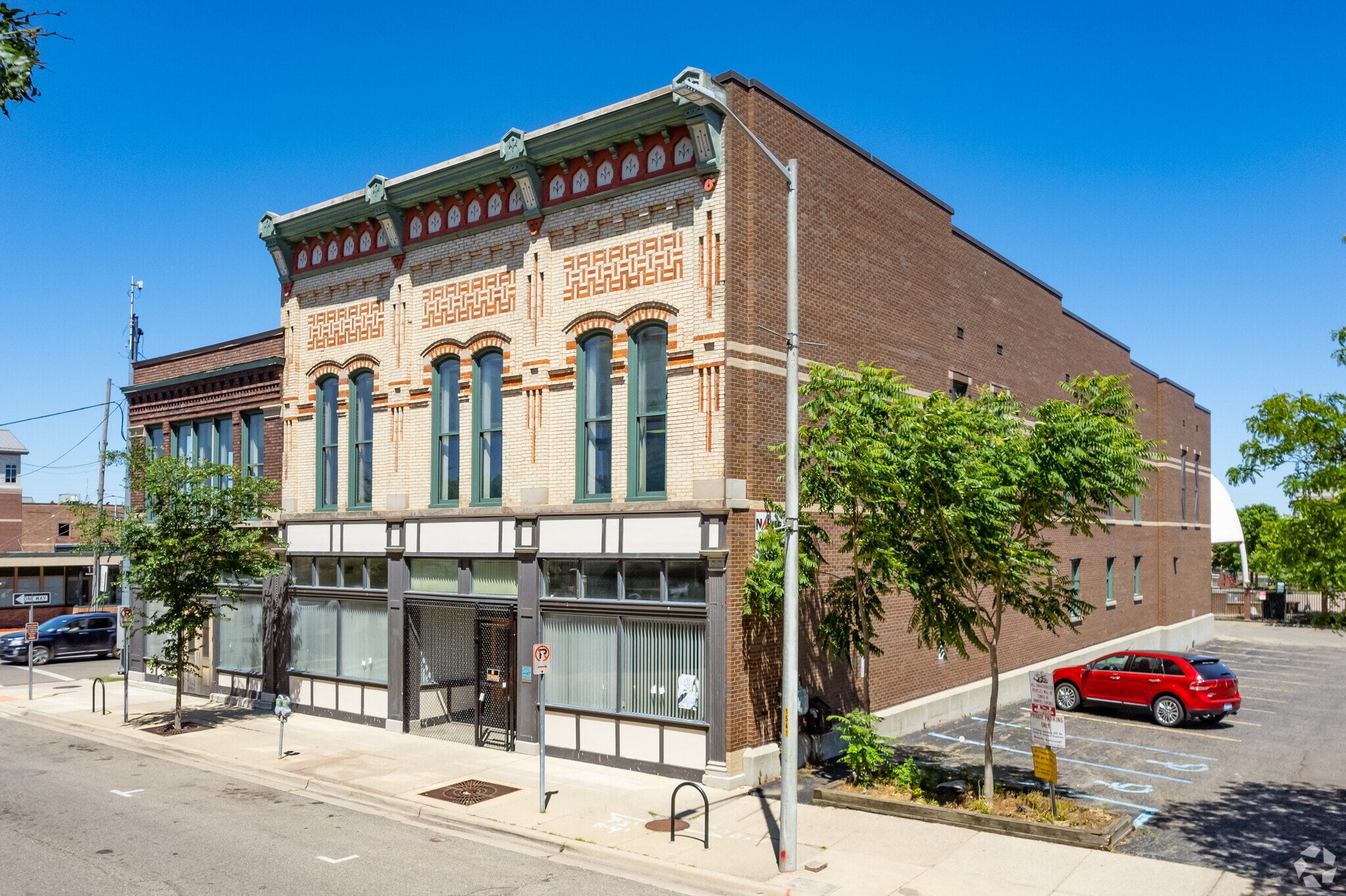 348 N Burdick St, Kalamazoo, MI for sale Primary Photo- Image 1 of 21