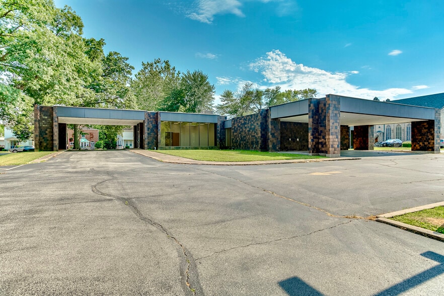 2710 College Ave, Alton, IL à louer - Photo du bâtiment - Image 3 de 31