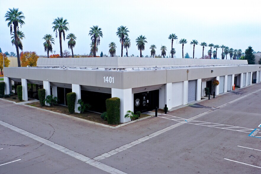 1421 N Clovis Ave, Fresno, CA à louer - Photo du bâtiment - Image 3 de 5