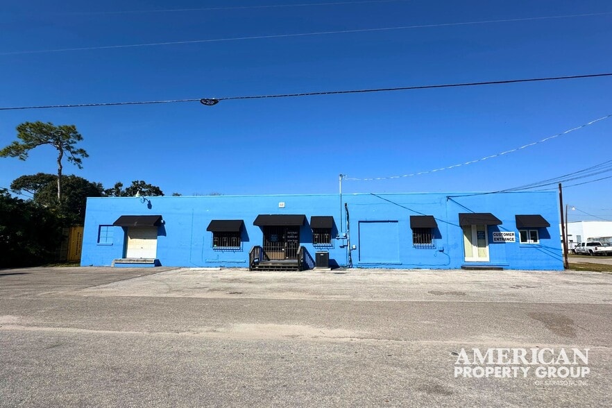 1681 11th St, Sarasota, FL for sale - Building Photo - Image 3 of 13