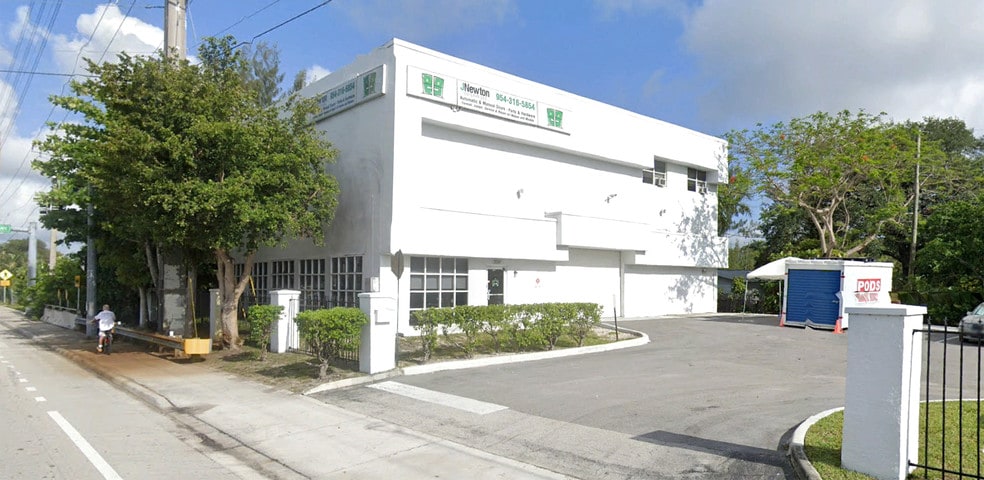 3001-3091 Griffin Rd Frontage portfolio of 2 properties for sale on LoopNet.ca - Primary Photo - Image 3 of 9