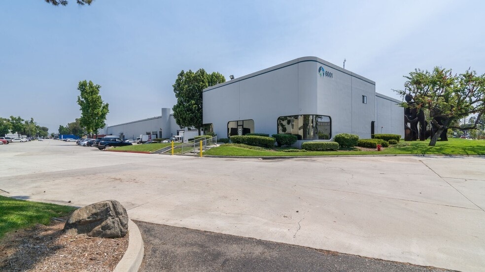 6007-6025 E Slauson Ave, Commerce, CA for lease - Building Photo - Image 1 of 7