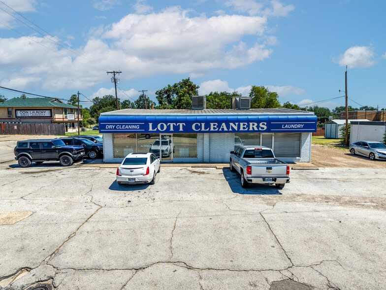 408 W Moore Ave, Terrell, TX for sale - Building Photo - Image 2 of 19