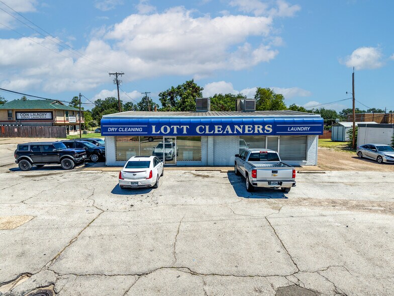 408 W Moore Ave, Terrell, TX à vendre - Photo du bâtiment - Image 2 de 19
