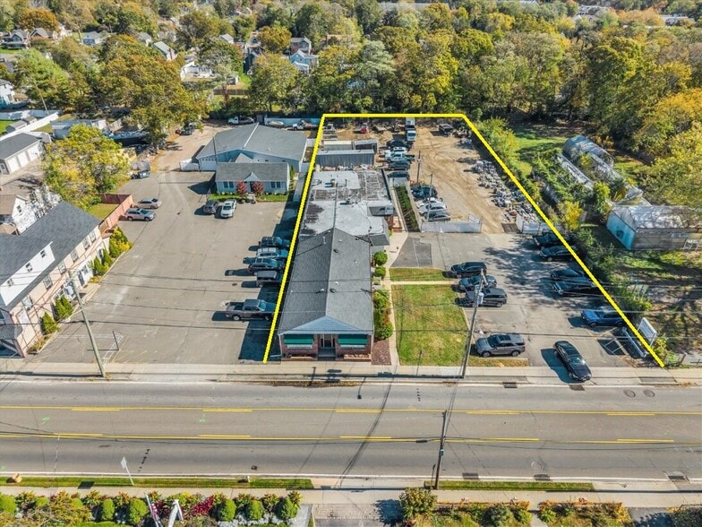 55 Carleton Ave, East Islip, NY à vendre - Photo du bâtiment - Image 2 de 21