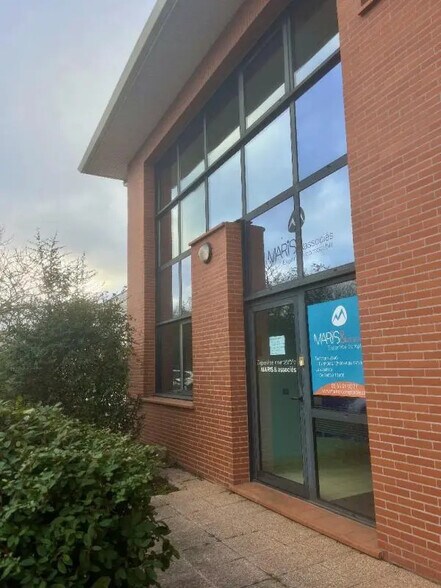 Flex dans Toulouse à louer - Photo du bâtiment - Image 2 de 16