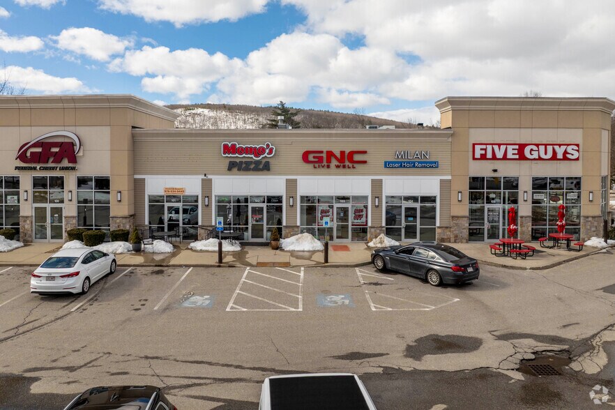 866 Merriam Ave, Leominster, MA à louer - Photo du bâtiment - Image 3 de 4