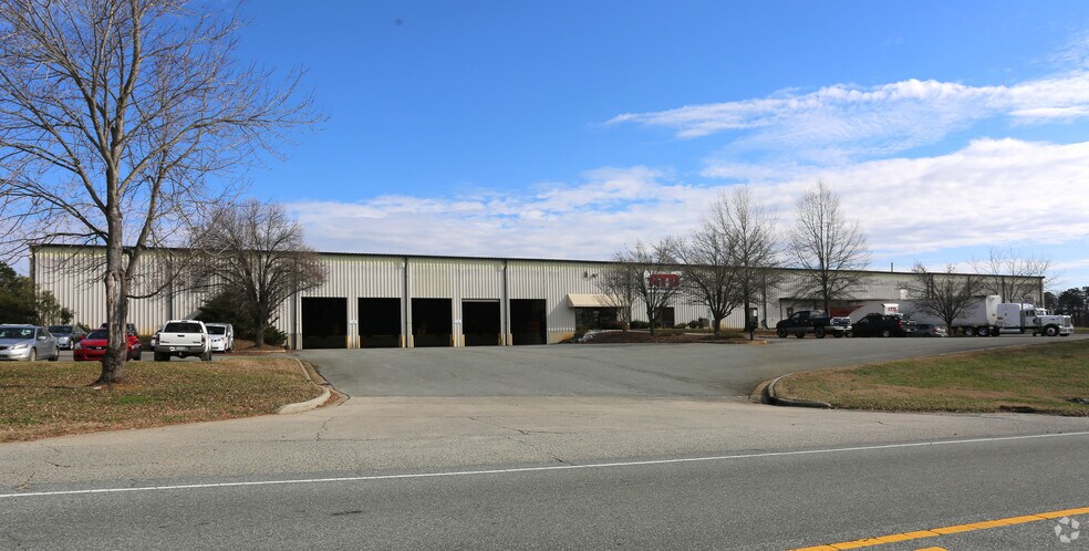 3020 Tucker St, Burlington, NC à louer - Photo principale - Image 1 de 3