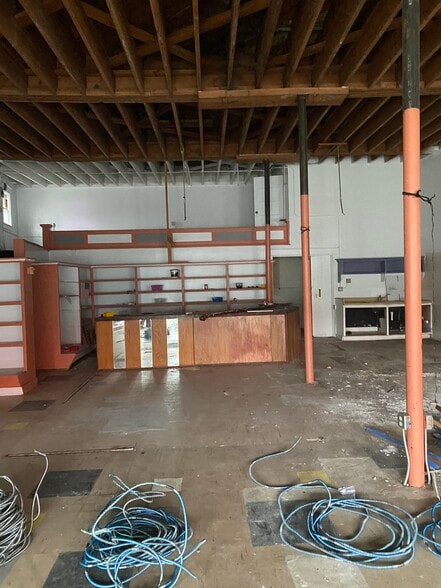 57 N Adams St, Coquille, OR for lease - Building Photo - Image 2 of 18